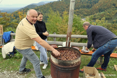 Prikaz starih kmečkih opravil na Gori sv. Miklavž (4)